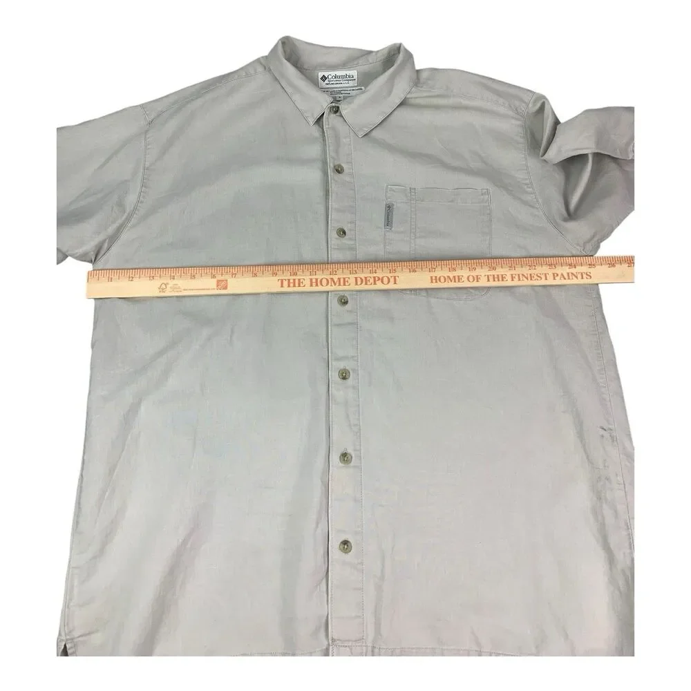 Columbia Sportswear Men's XL Beige Khaki Short Sleeve Button Down Casual Shirt
